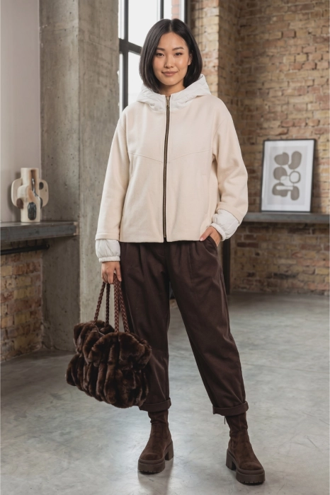 Bluza damska oversize beżowa rozpinana na suwak z kapturem i kieszeniami Cabassa