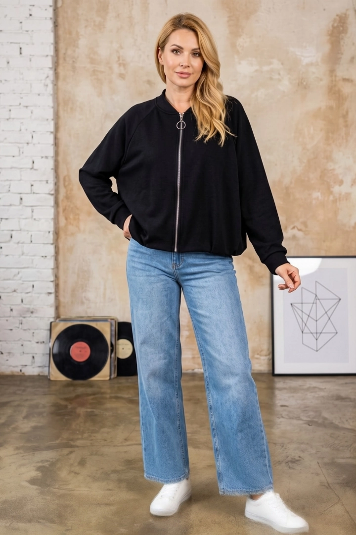 Bomberka damska czarna Roccacasale z kieszeniami na suwak długi rękaw i ściągacz u dołu