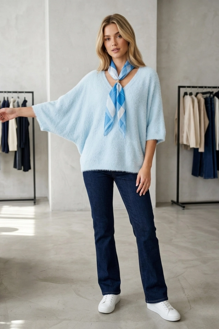 Bluzka damska błękitna rękaw kimono dekolt V apaszka przy szyi Castilenti