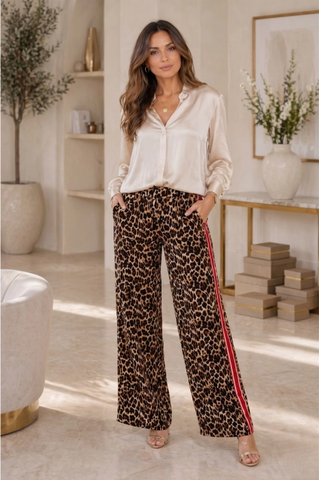 spodnie damskie wide leg w panterkę na gumce z czerwonymi lampasami Posticeddu
