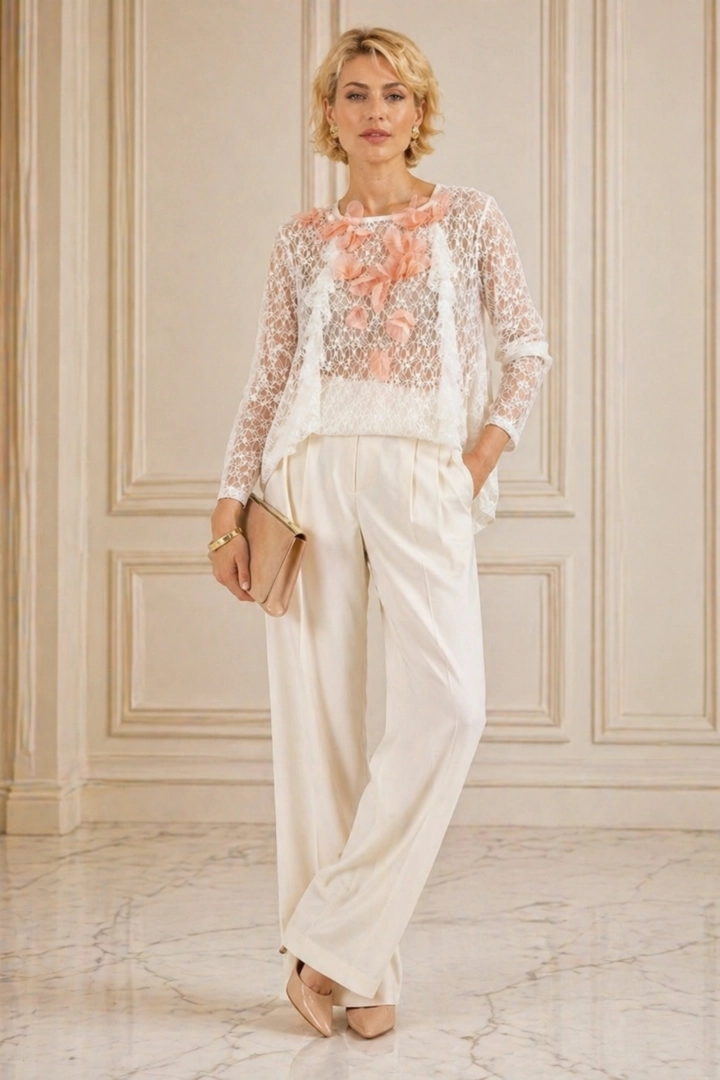 Bluzka koronkowa biała z okrągłym dekoltem długim rękawem i falbanką Chambave