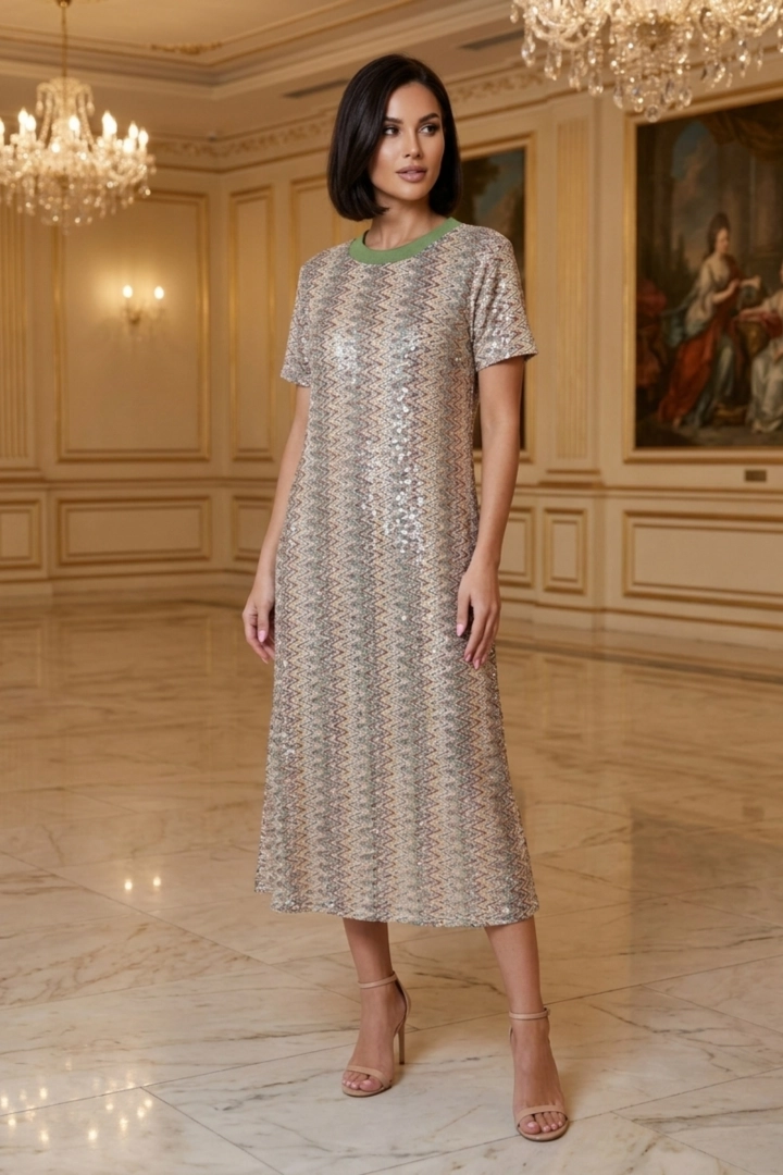 Sukienka damska midi khaki z krótkim rękawem i cekinami sprawdza się na różne okazje.