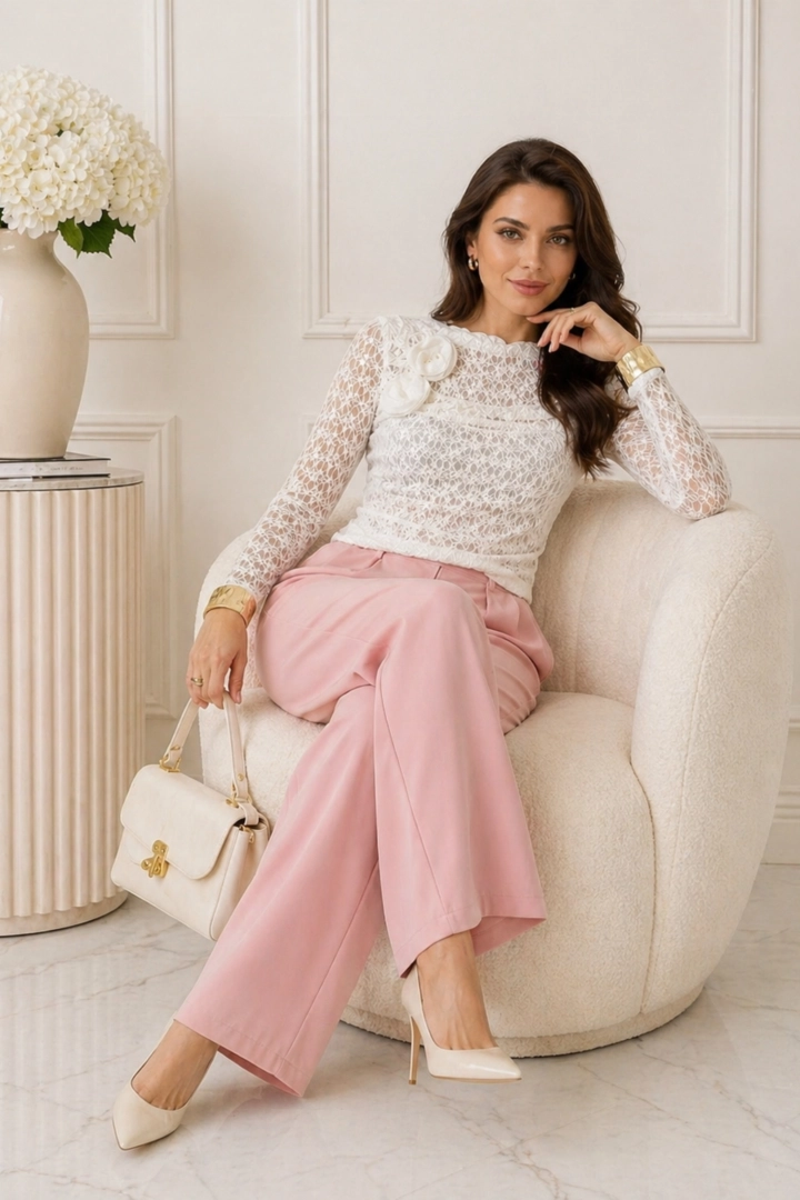 Bluzka koronkowa biała elegancka z aplikacją 3D i długim rękawem Champorcher