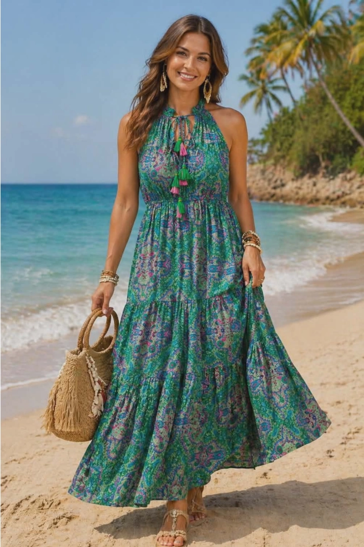 długa sukienka maxi zielona wzorzysta paisley halter wiązana na szyi szeroka rozkloszowana na lato