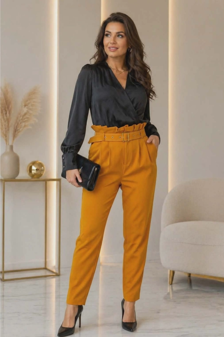 Spodnie damskie Mornasco musztardowe paperbag z wysokim stanem i zwężanymi nogawkami to elegancki fason modelujący sylwetkę