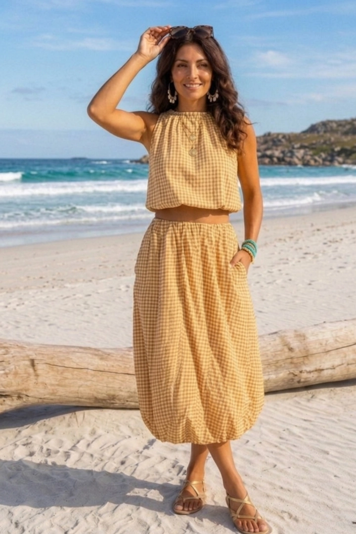 top damski halter karmelowy w kratę bluzka bez rękawów na lato beżowy cappuccino Valchiampo