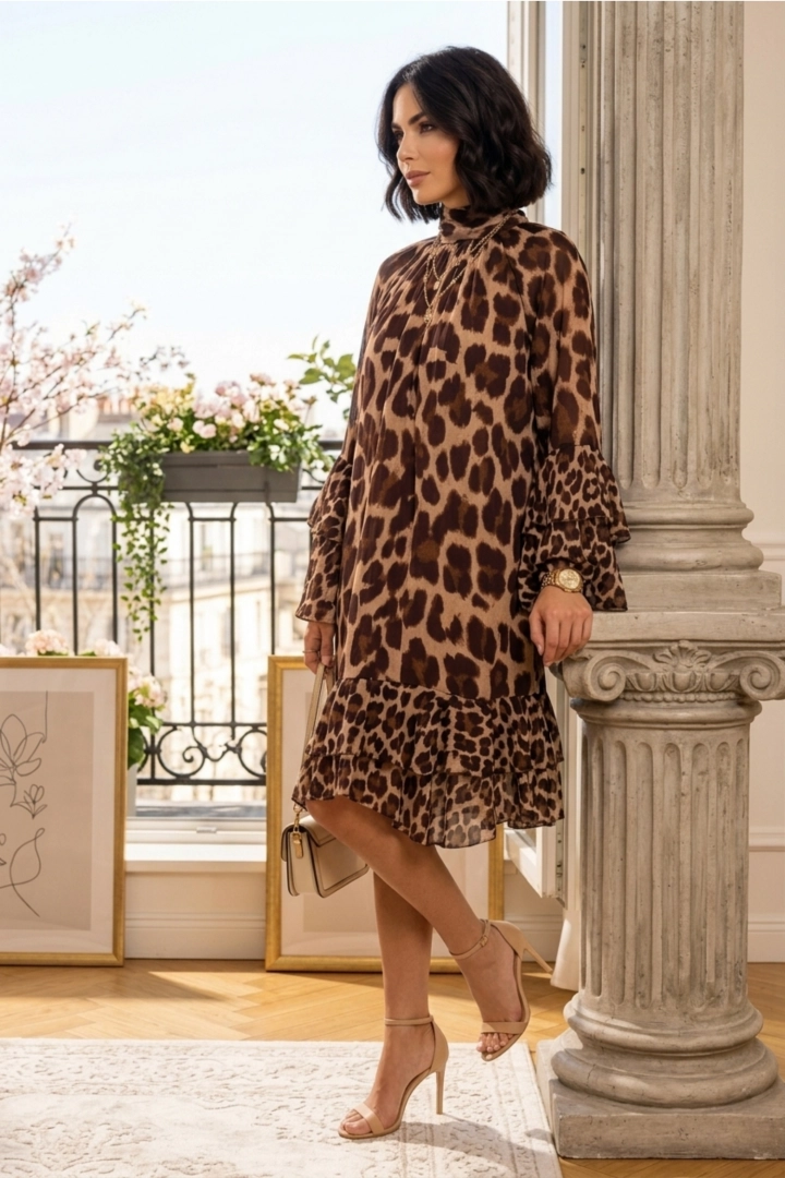 Sukienka oversize midi w print panterki z falbaną i szerokimi rękawami Vallepescara