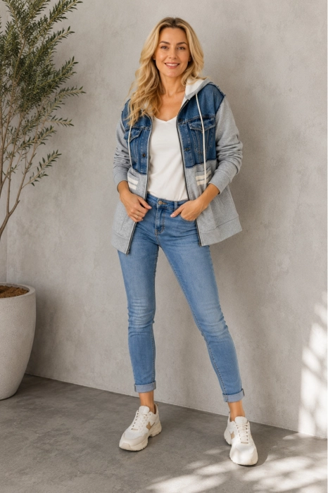 Bluza damska szara oversize z kapturem i jeansowymi wstawkami Roversano