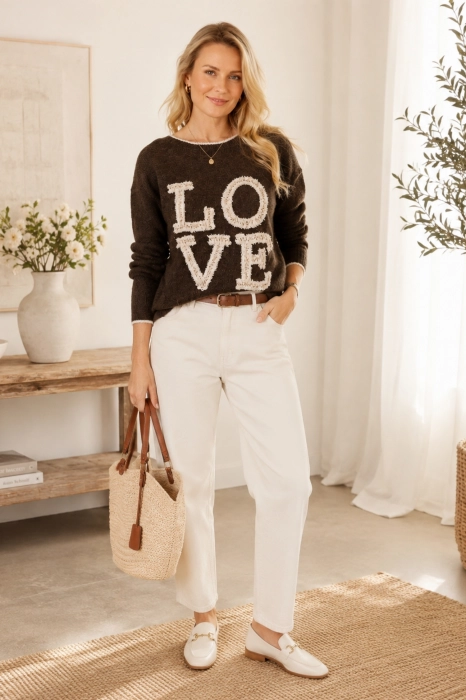 Brązowy sweter damski z napisem LOVE i kokardkami na plecach Cerqueto