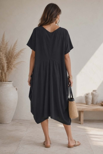 Sukienka midi czarna oversize luźna z kieszeniami casual Querciolare