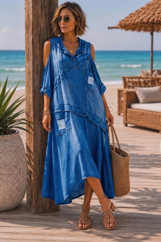 Sukienka midi Monteliscai denim blue oversize jeansowa z kapturem i wyciętymi ramionami slow fashion