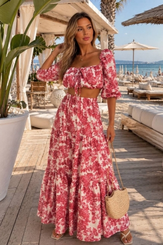Komplet damski maxi w czerwony kwiatowy wzór z crop topem i spódnicą boho Pralormo