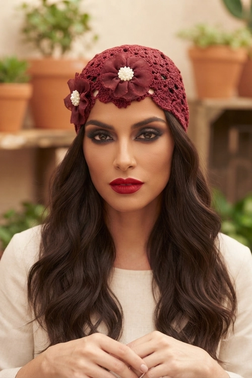 Czapka damska bordowa crochet beanie z ażurowym splotem i kwiatami 3D boho Formigliana