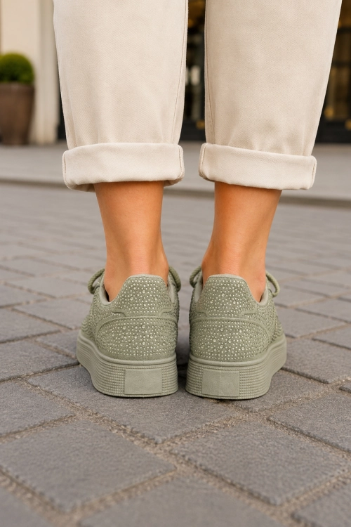 Sneakersy damskie w kolorze szałwiowym z tłoczeniem na cholewce i cyrkoniami Massimino.jpg