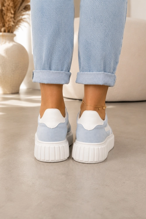 Sportowe sneakersy damskie błękitne zamszowe z kontrastowymi wstawkami Aranci