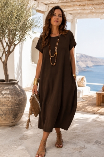 Sukienka midi brązowa oversize z krótkim rękawem okrągłym dekoltem i kieszeniami plus size Valdaora