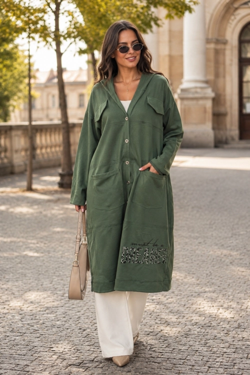 Płaszcz damski khaki casual oversize z dekoracyjnym napisem, kapturem i praktycznymi kieszeniami Rovelissa