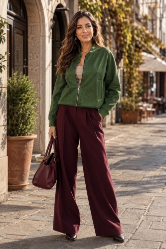 Bluza damska zielona oversize na suwak ze stójką i minimalistycznym fasonem Merezola