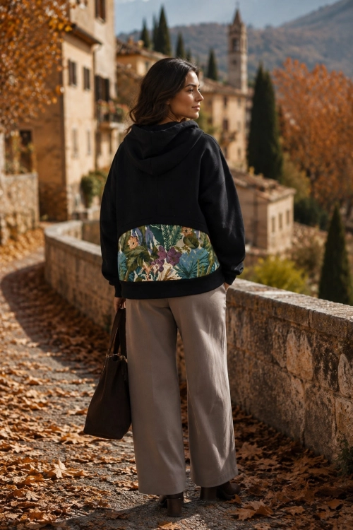 Czarna bluza z kapturem oversize zapinana na suwak Alcobendas