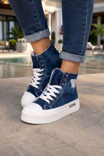 Trampki damskie denim blue za kostkę z jeansu na grubej podeszwie i sercem Dorenzia