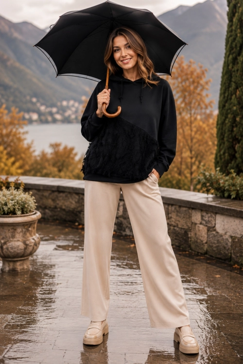 Bluza oversize czarna Pirezavia z kapturem dekoracyjnym detalem i luźnym fasonem