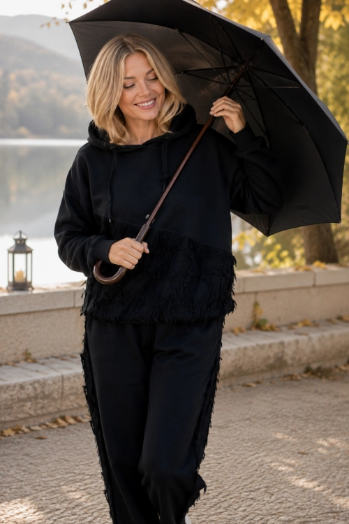 Czarna bluza damska Pirezavia oversize z efektownym panelem i casualowym stylem