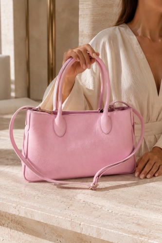 Pudrowo różowa torebka shopper skórzana elegancka Escusaguat