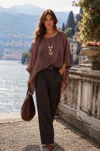 elegancka brązowa bluzka oversize z okrągłym dekoltem