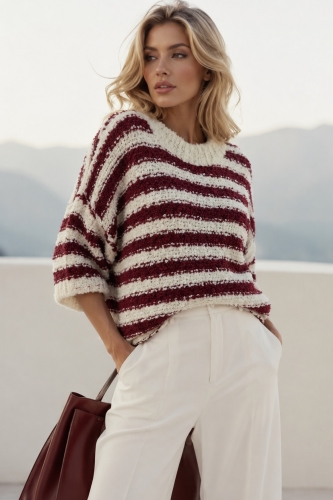 Sweter damski bordowy z ecru boucle w szerokie pasy oversize Noravelia