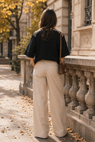 Czarna bluzka dzianinowa z koronką kimono Calabuig