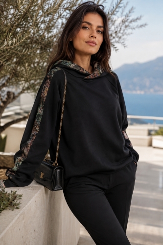 Czarna bluza oversize dresowa z kapturem Alella