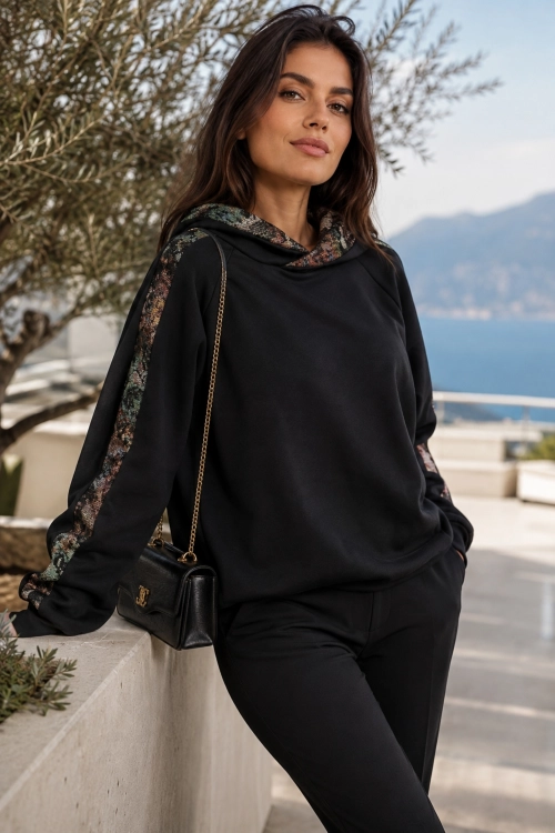 Czarna bluza oversize dresowa z kapturem Alella