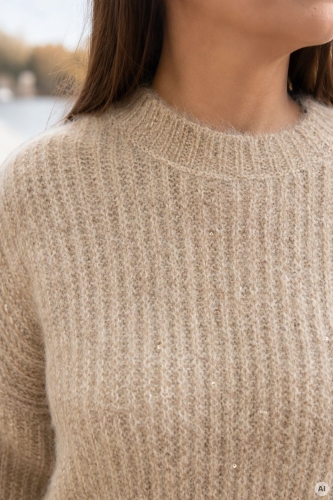 Ciemnobeżowy sweter damski oversize z modnym efektem ombre i połyskującymi cekinami Tovalessa