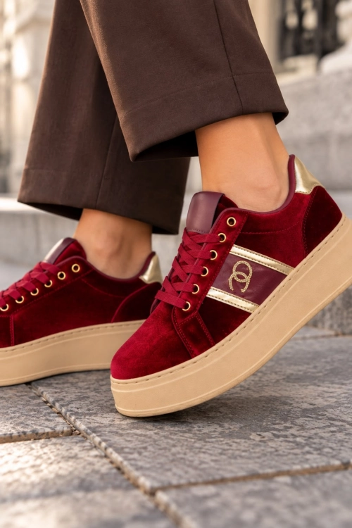 Sneakersy damskie Mogarraz bordowe welurowe z modną platformą i biżuteryjnymi złotymi zdobieniami