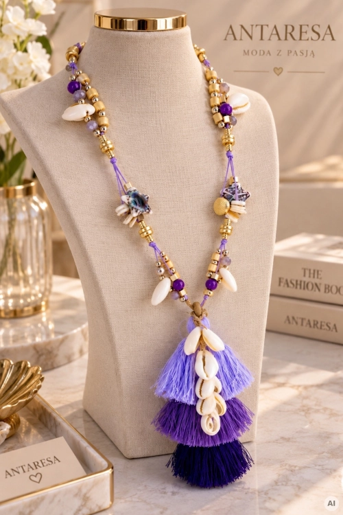 Elegancki długi naszyjnik boho lila z muszelkami i efektownym chwostem Aoiz