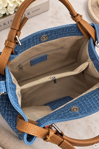 Elegancka torebka shopper niebieska skórzana z plecionym wzorem Suances