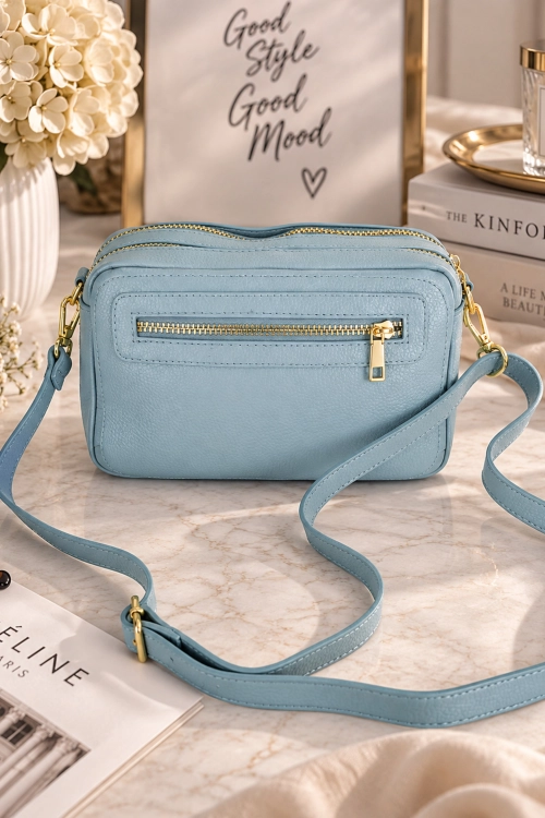 Modna błękitna torebka skórzana listonoszka z regulowanym paskiem crossbody Benabarre