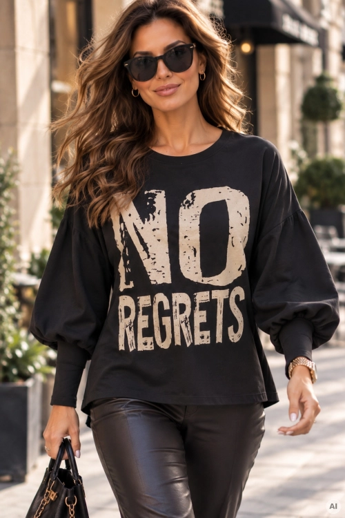 Bawełniana bluzka czarna z napisem NO REGRETS Trelossa