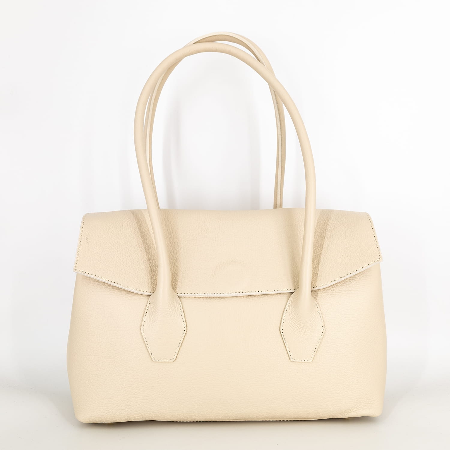 SKÓRZANA TOREBKA NA RAMIĘ GIANELLA Z KLAPKĄ NA MAGNES MINIMALISTYCZNA CASUALOWA BEŻOWA