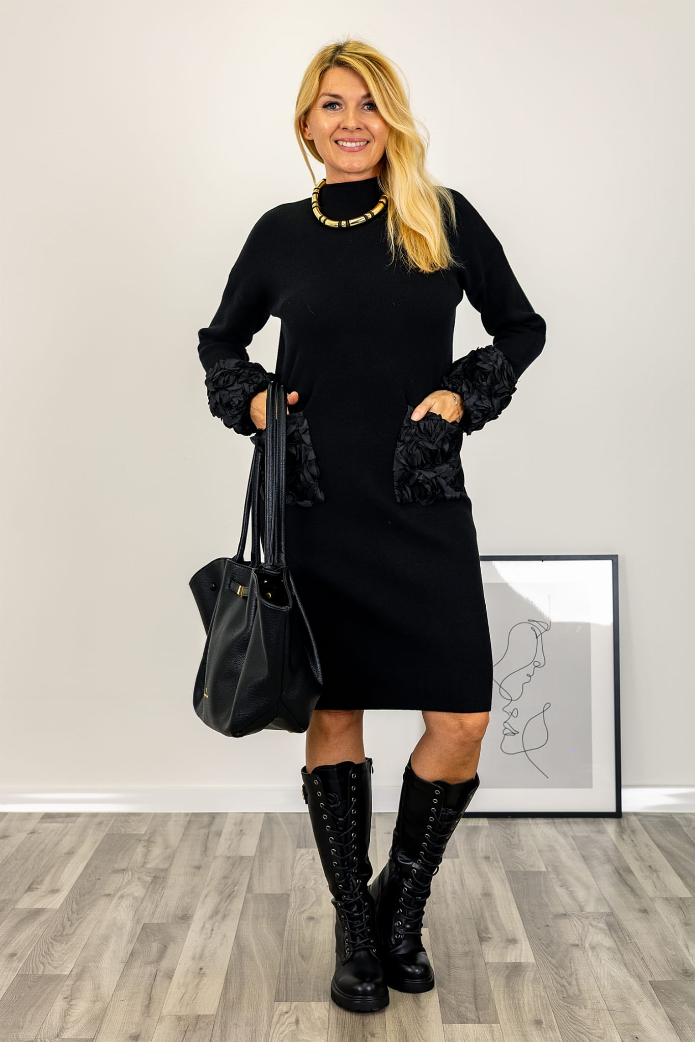 Sukienka dzianinowa Celicoa elastyczna sweterkowa kieszenie kwiatowa róże 3d czarna